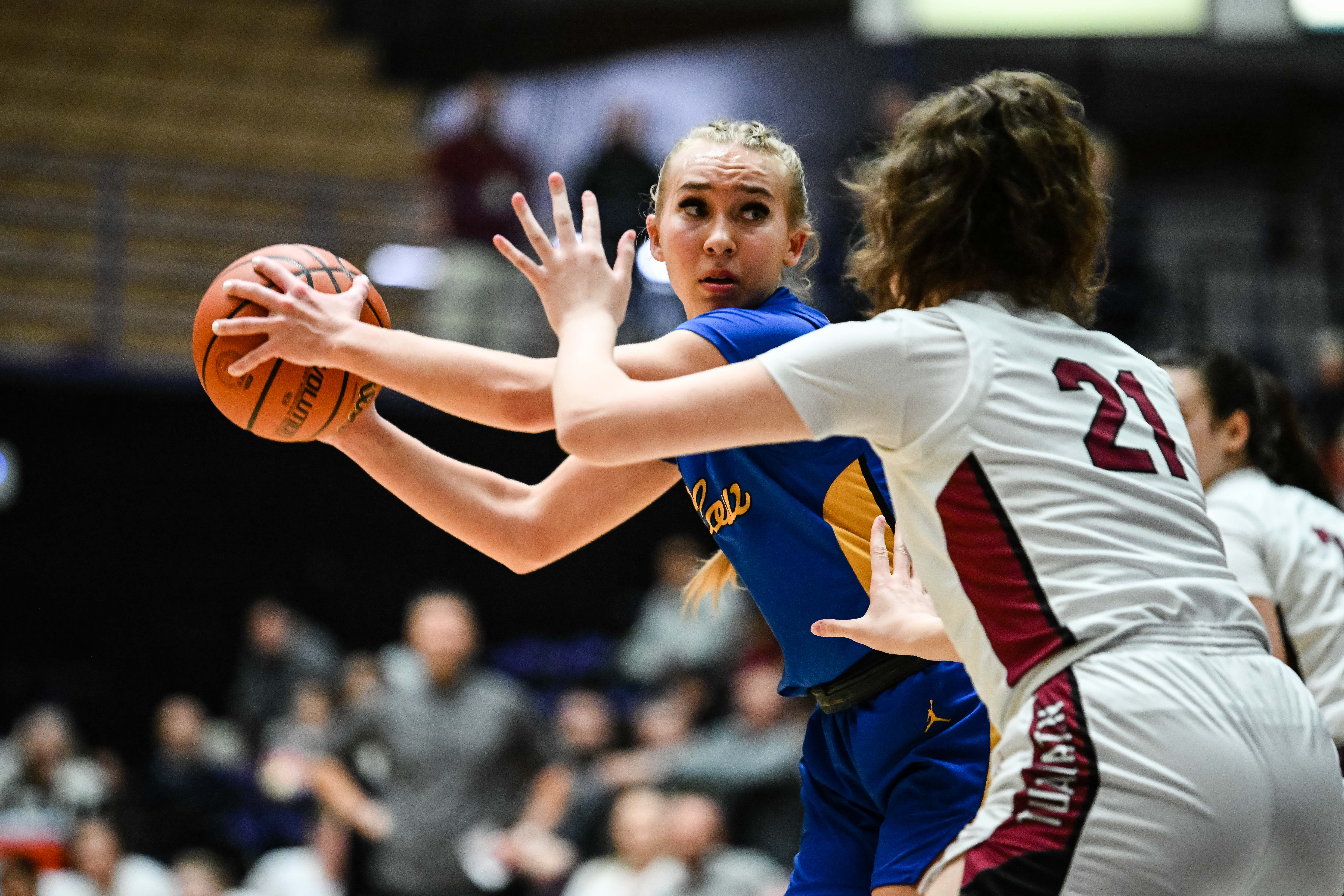 Barlow Tualatin 6A Oregon girls basketball quarterfinal Naji Saker -80